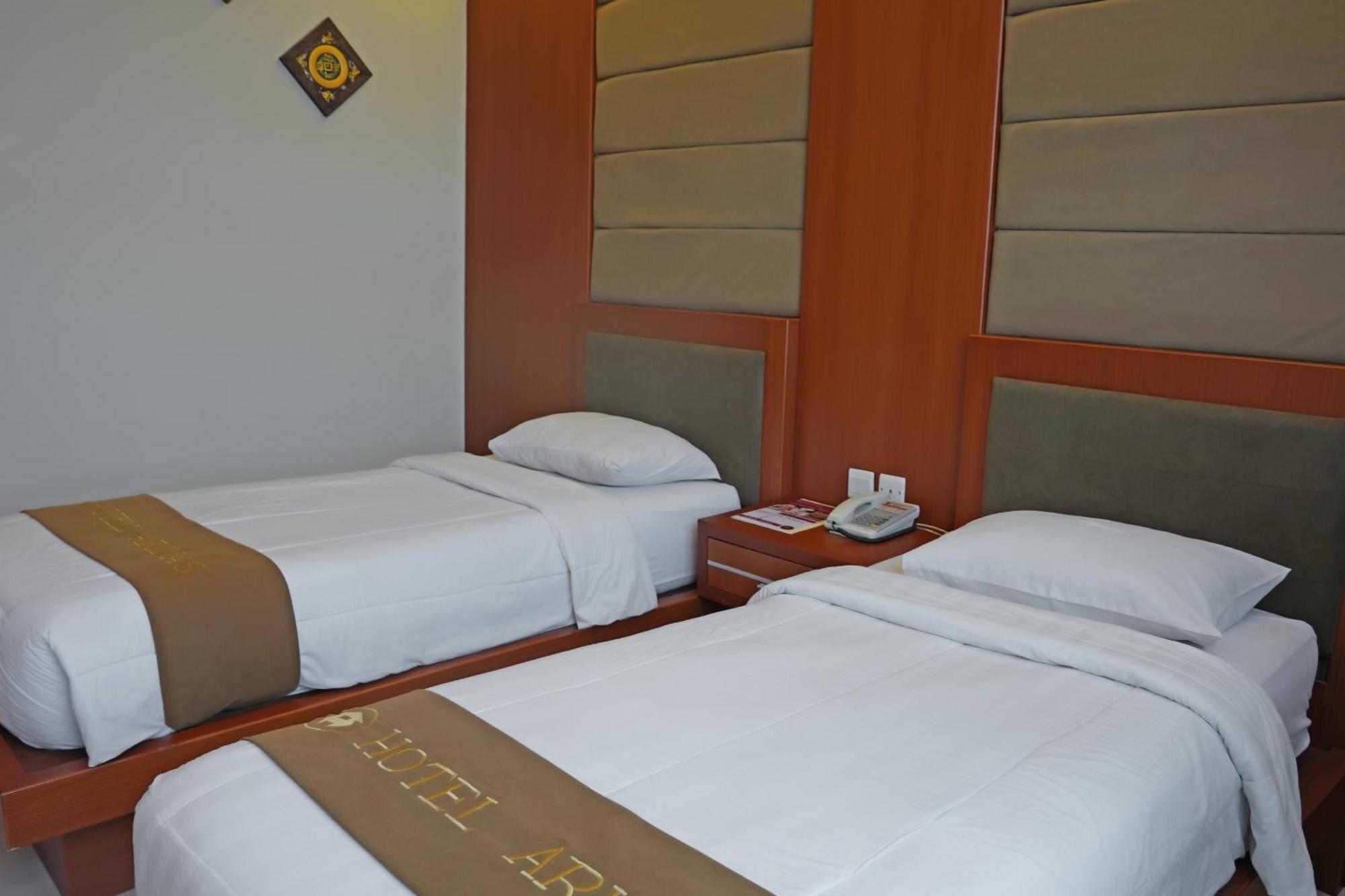 Arinas Hotel Bandar Lampung Esterno foto